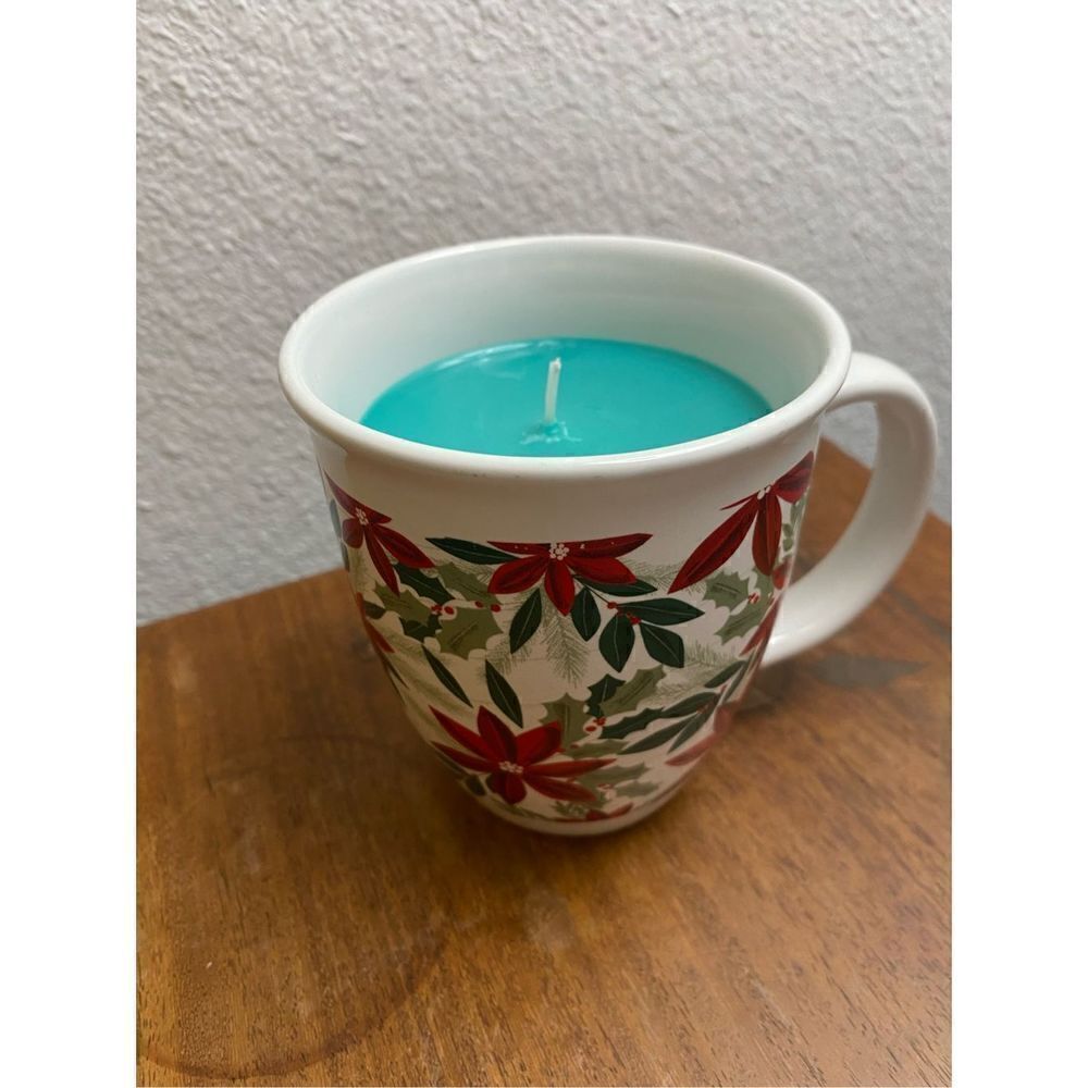 Pointsetta Mug With Christmas Wreath Candle